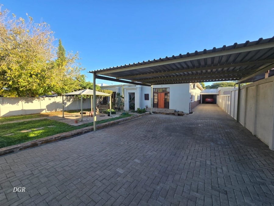 4 Bedroom Property for Sale in Herlear Northern Cape